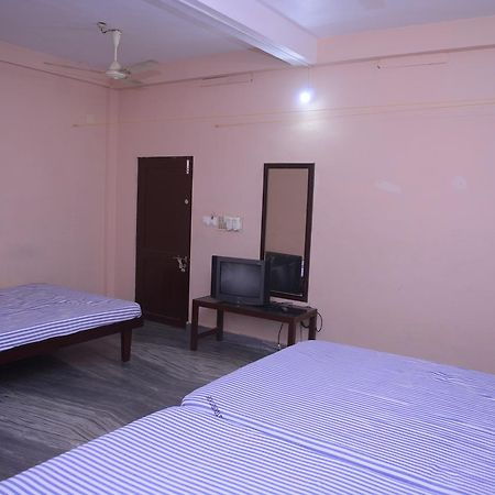 Ppg Tourist Home Chottanikara Екстер'єр фото
