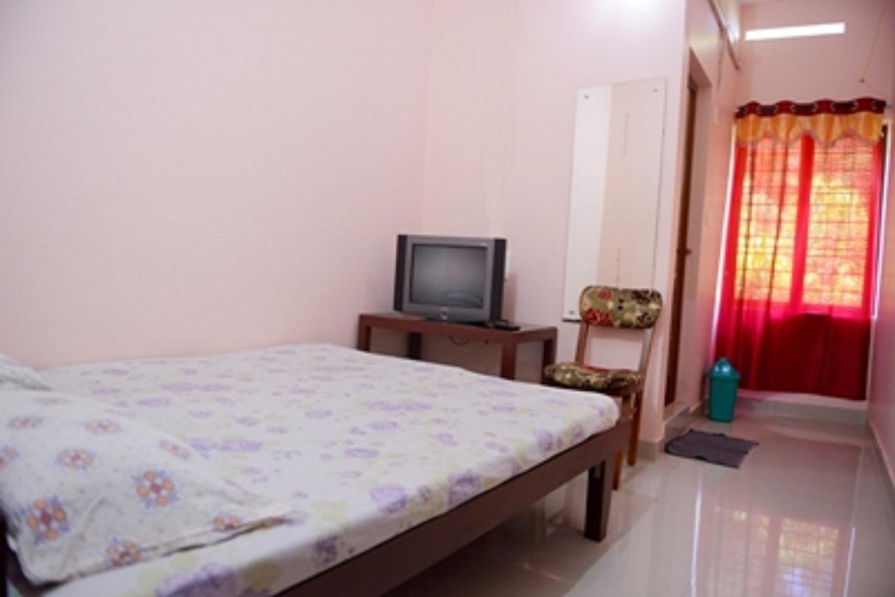 Ppg Tourist Home Chottanikara Екстер'єр фото
